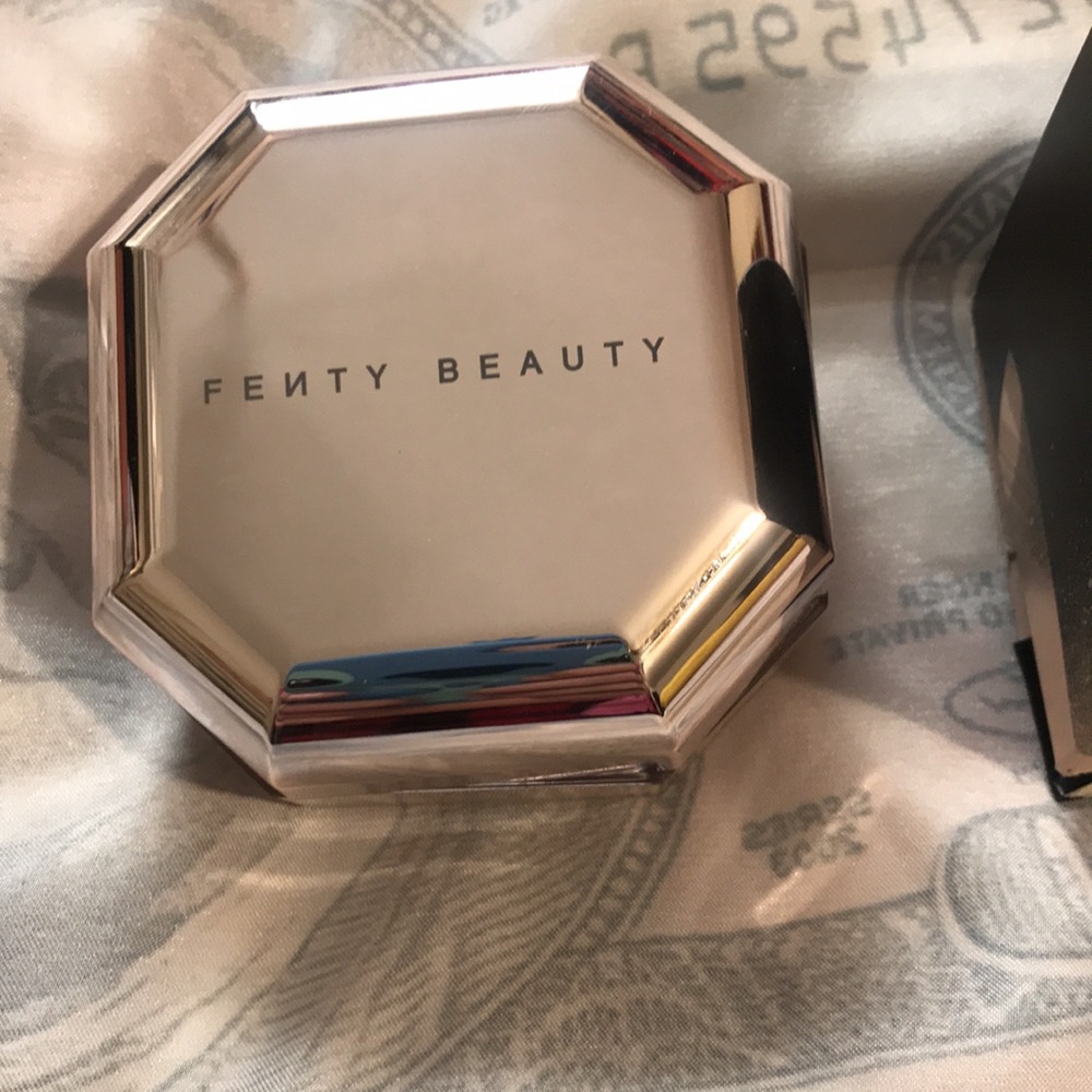 Fenty beauty setting powder BRAND NEW coffee shade